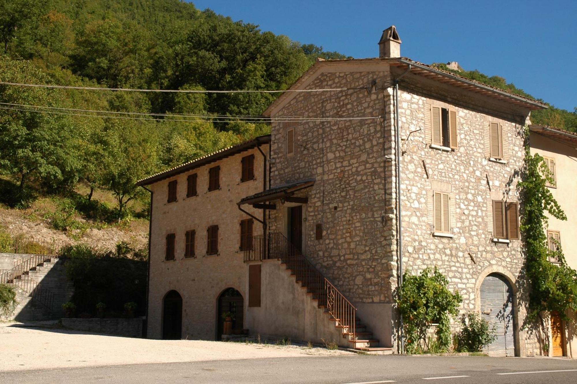 Hotel Ristorante Fiorelli Preci Exterior foto