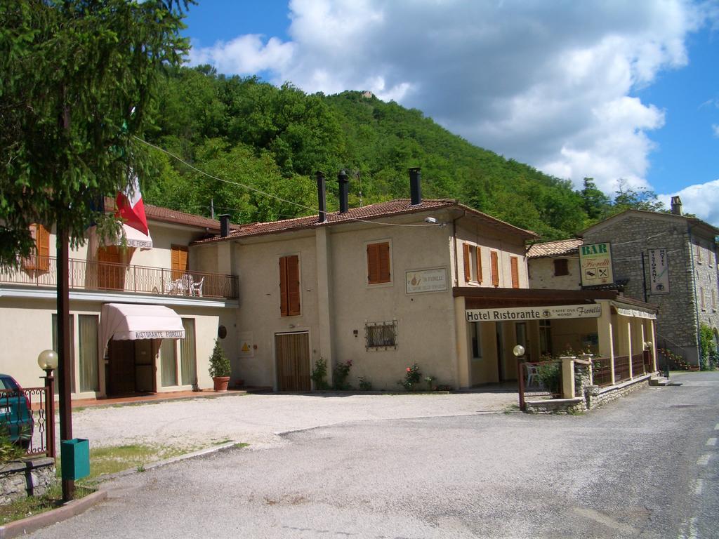 Hotel Ristorante Fiorelli Preci Exterior foto